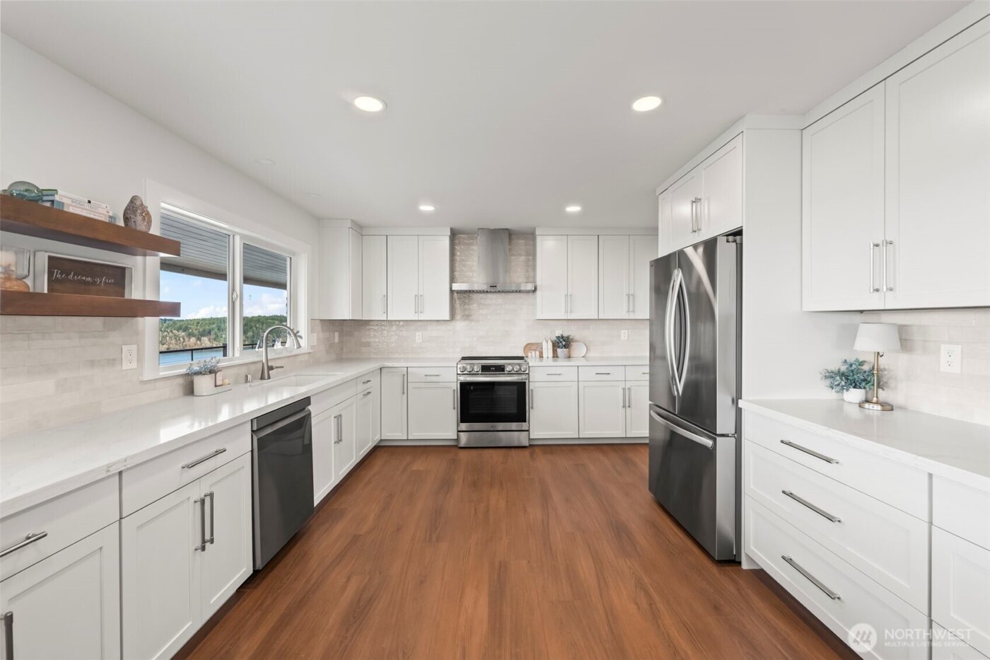 1774 N Jackson Avenue , Tacoma, WA 98406