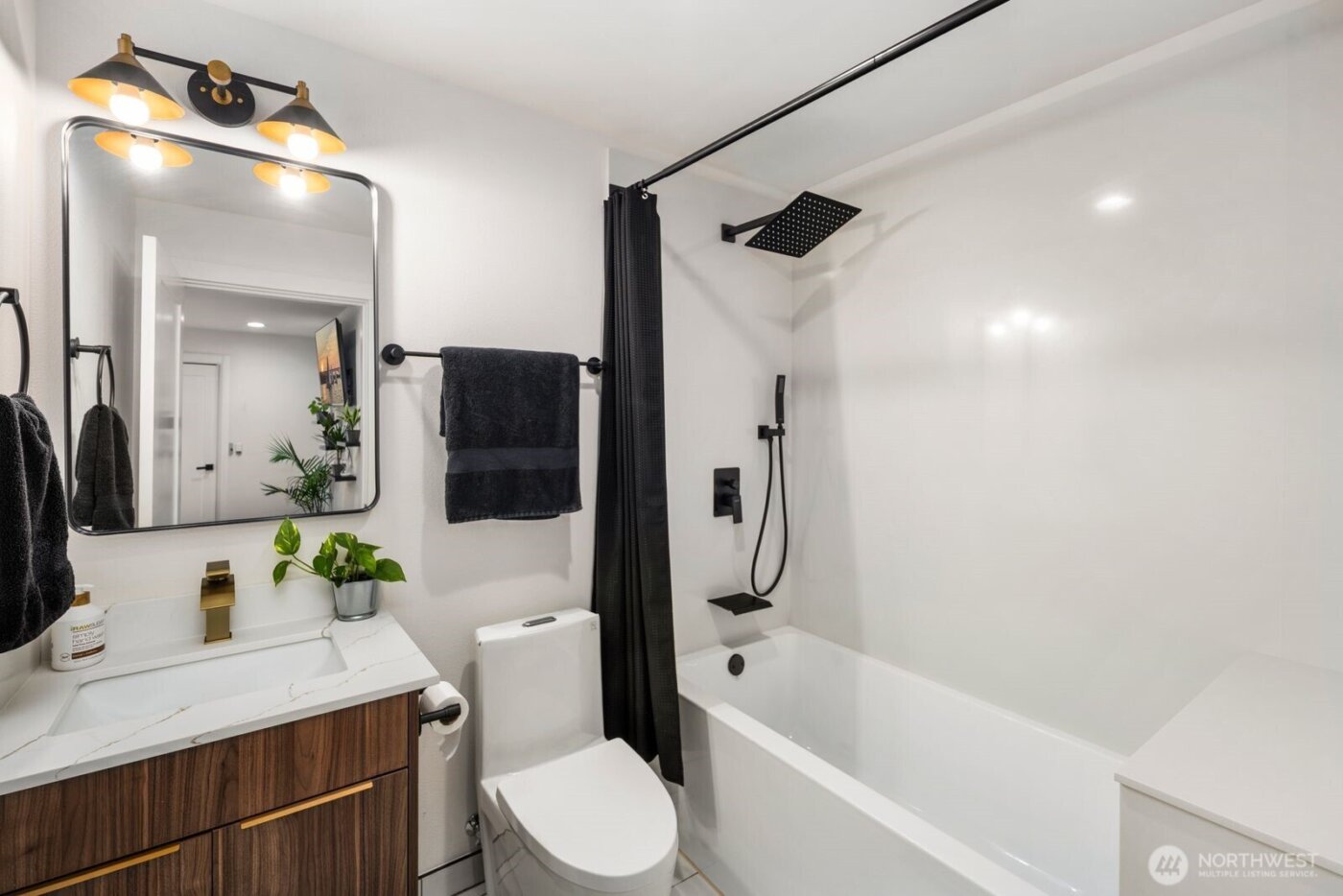 8455 24th Avenue SW #A, Seattle, WA 98106