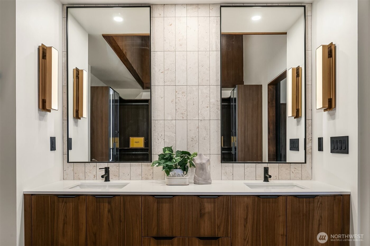 5010 NE 52nd Street , Seattle, WA 98105