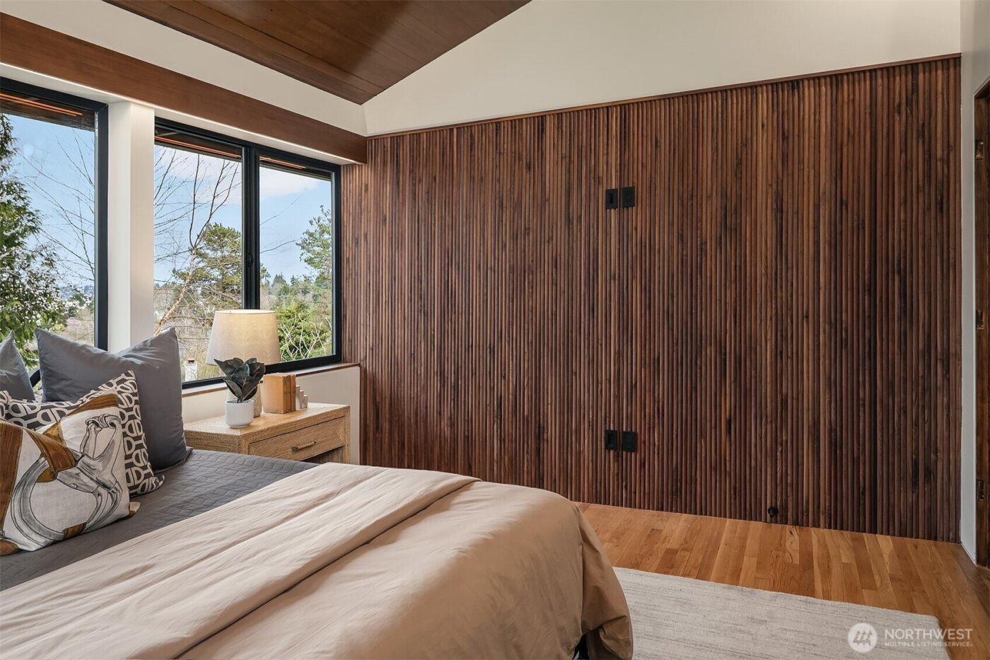 5010 NE 52nd Street , Seattle, WA 98105