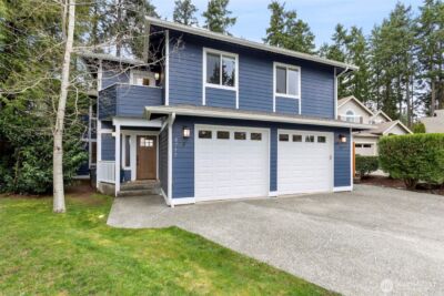 8757 NE Rosario Place , Bainbridge Island, WA 98110