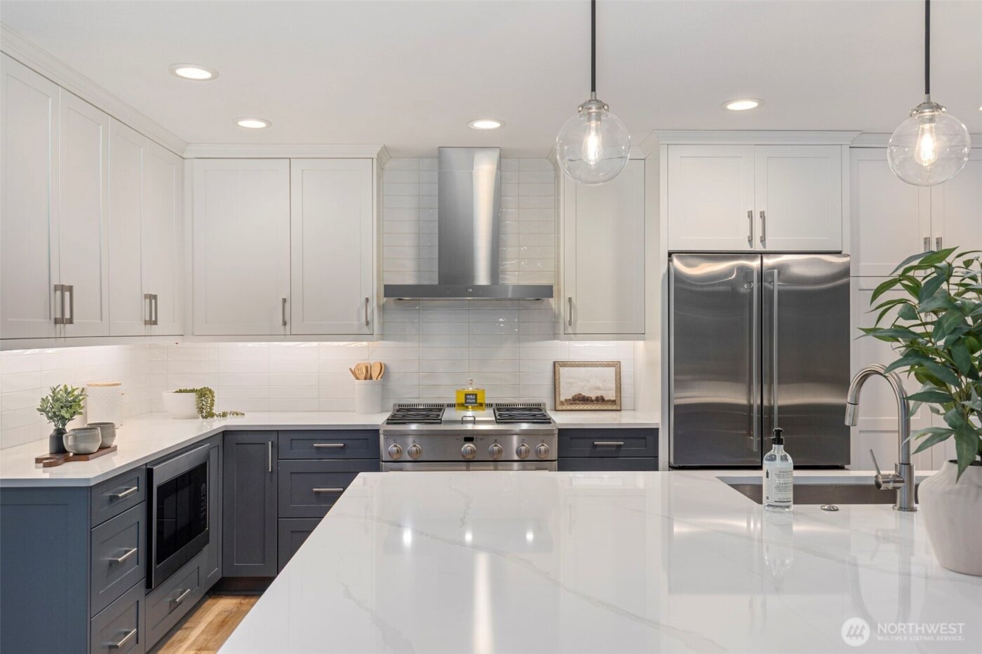 8757 NE Rosario Place , Bainbridge Island, WA 98110