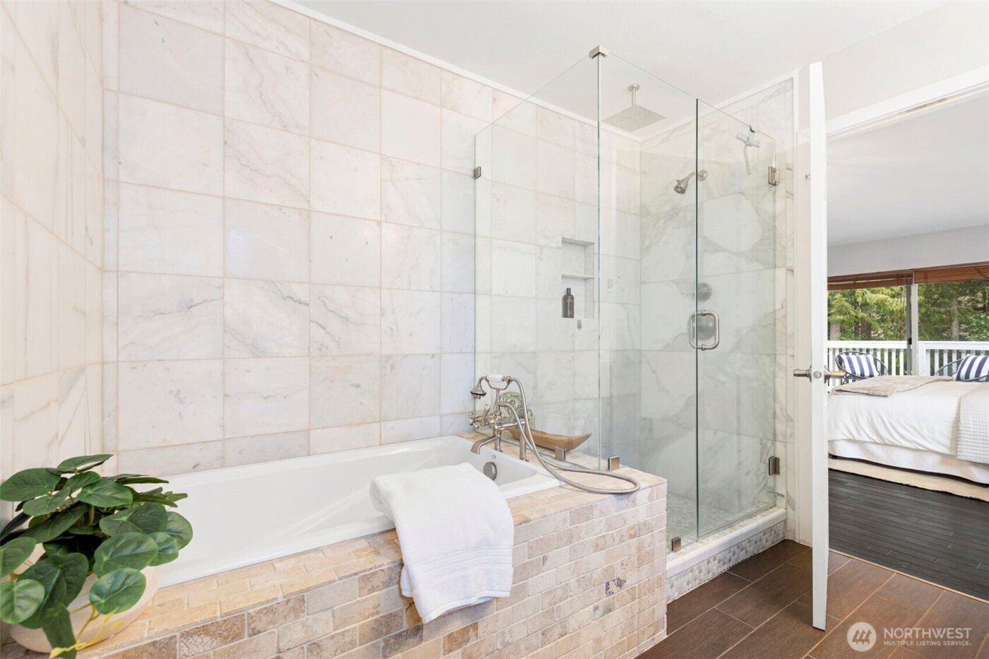 8757 NE Rosario Place , Bainbridge Island, WA 98110