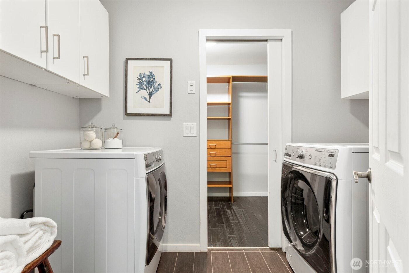 8757 NE Rosario Place , Bainbridge Island, WA 98110