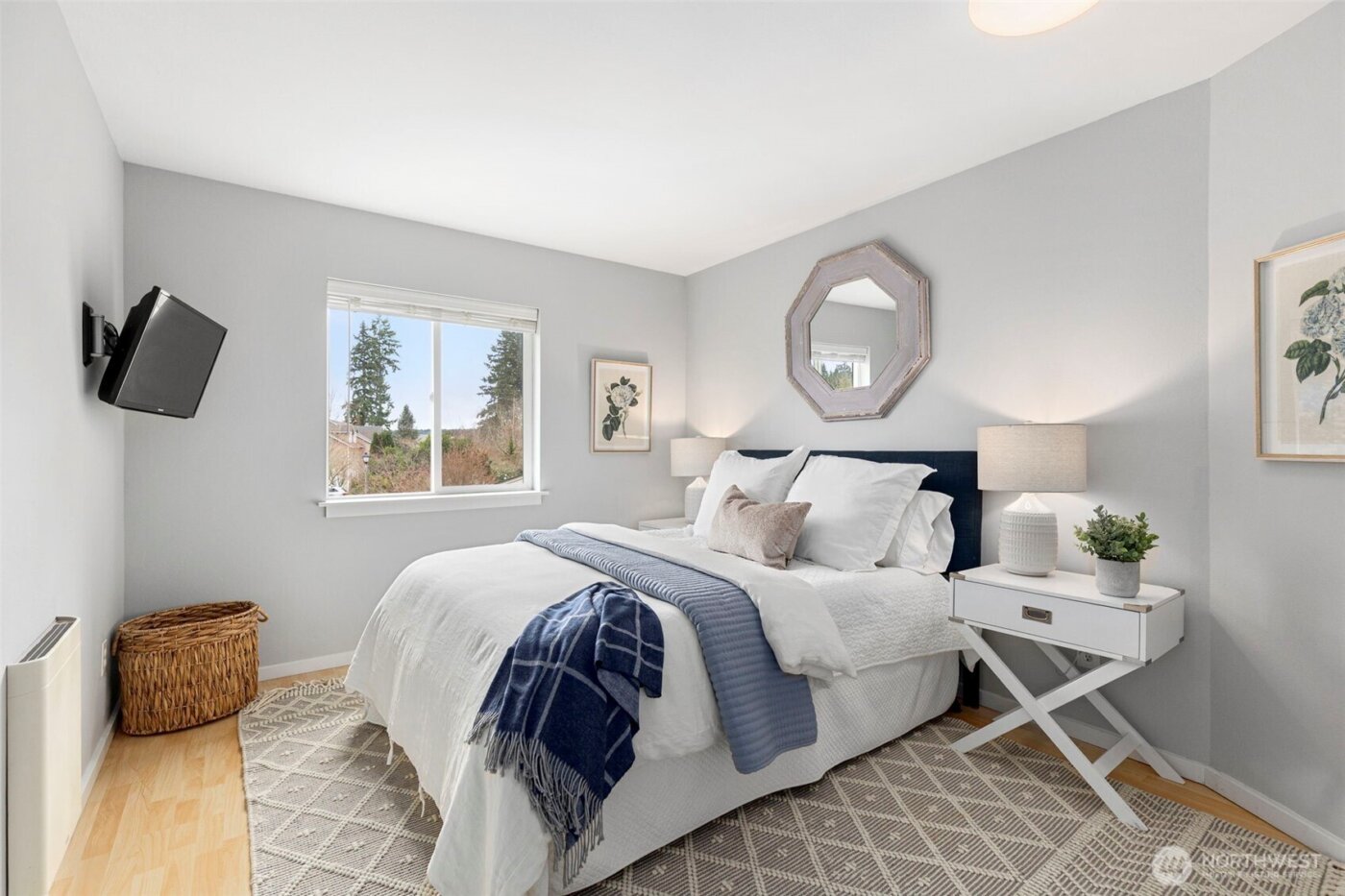 8757 NE Rosario Place , Bainbridge Island, WA 98110