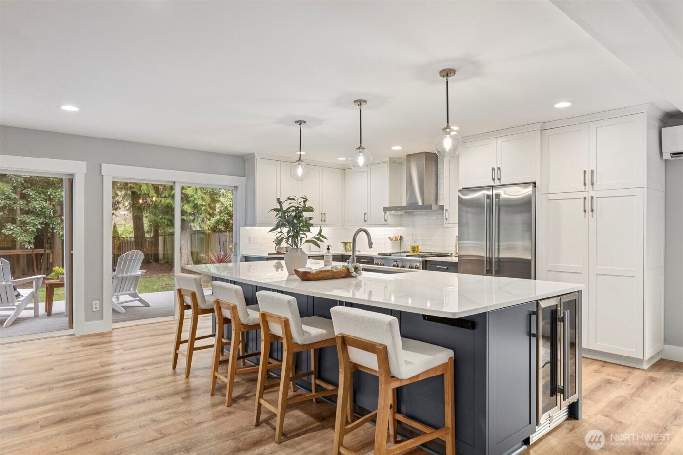 8757 NE Rosario Place , Bainbridge Island, WA 98110