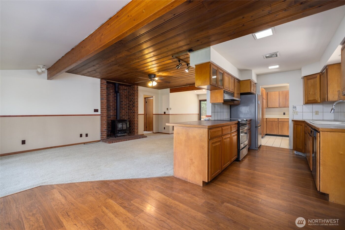 16757 Chilberg Avenue , La Conner, WA 98257