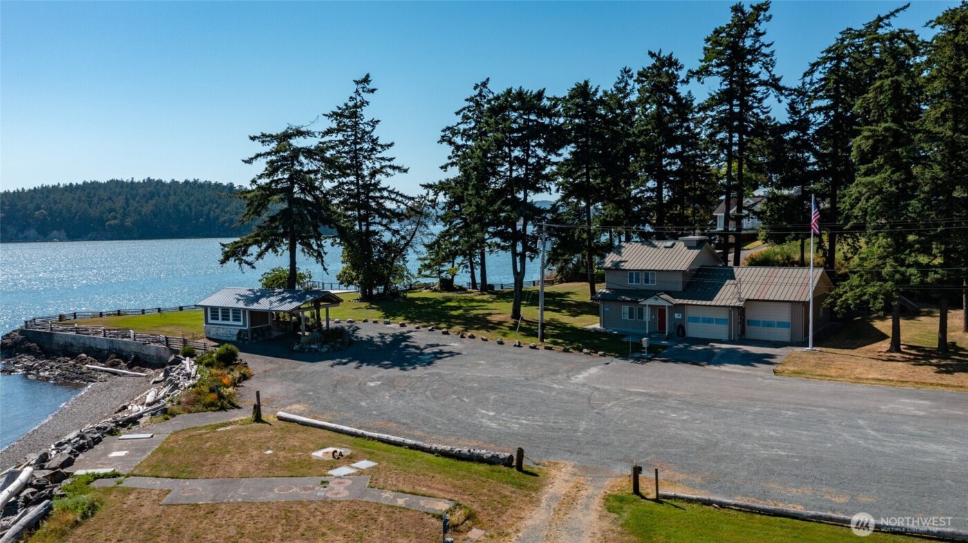 16757 Chilberg Avenue , La Conner, WA 98257