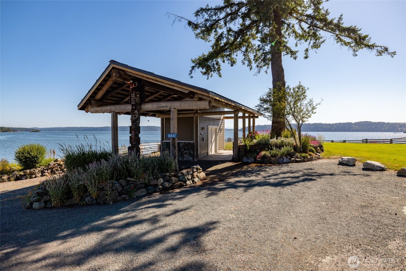 16757 Chilberg Avenue , La Conner, WA 98257