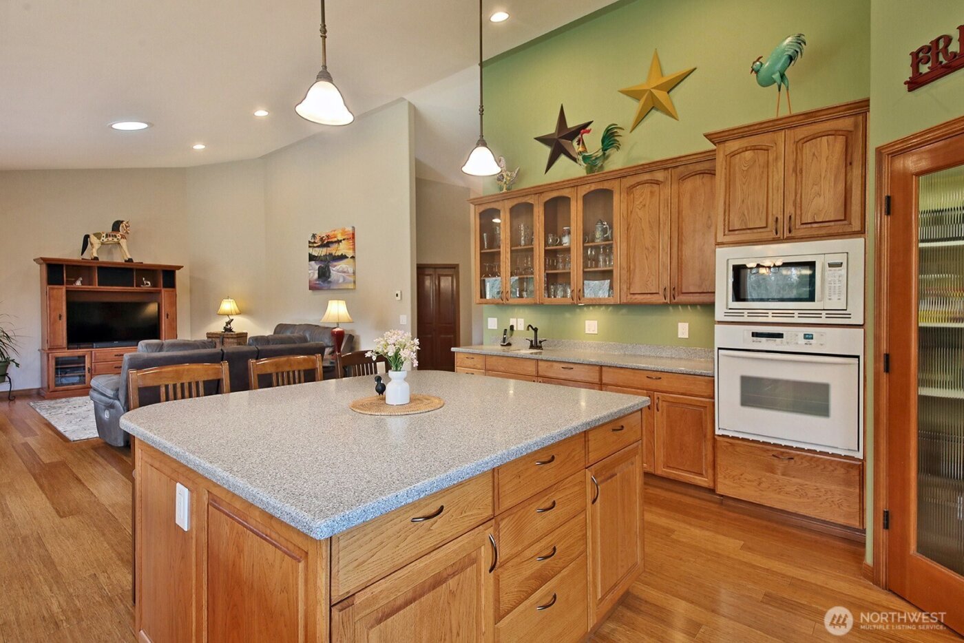 3723 Swede Hill Road , Clinton, WA 98236