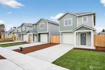 705 S 9th Avenue , Kelso, WA 98632