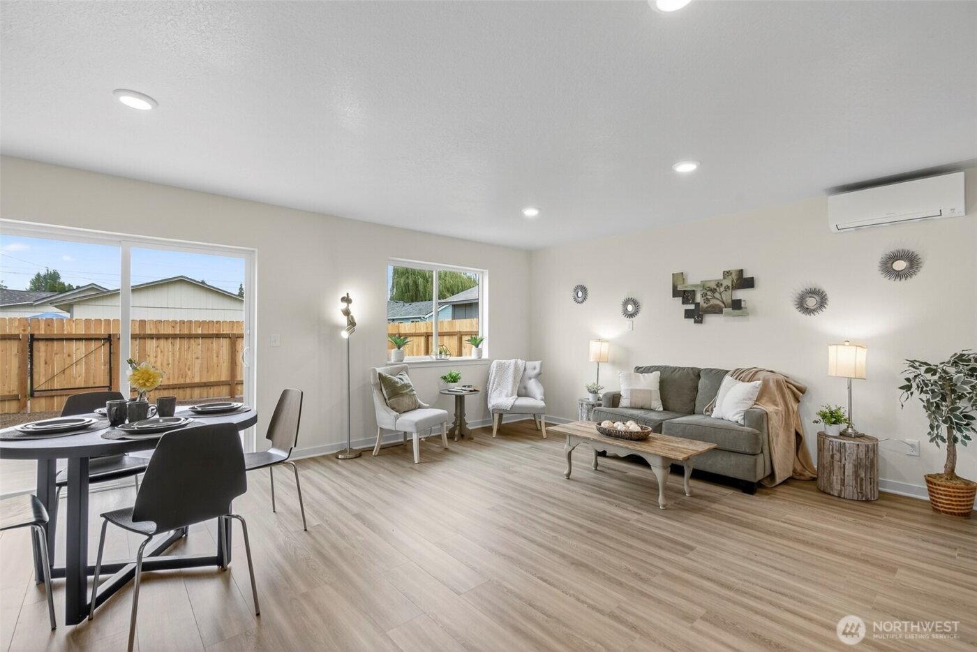 705 S 9th Avenue , Kelso, WA 98632