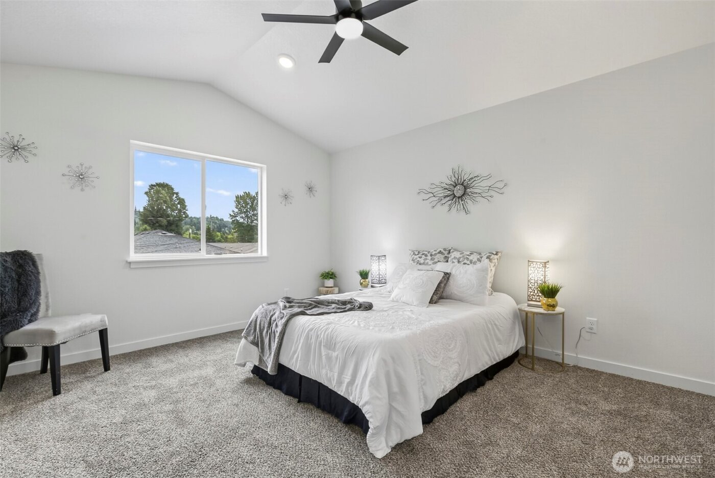 705 S 9th Avenue , Kelso, WA 98632