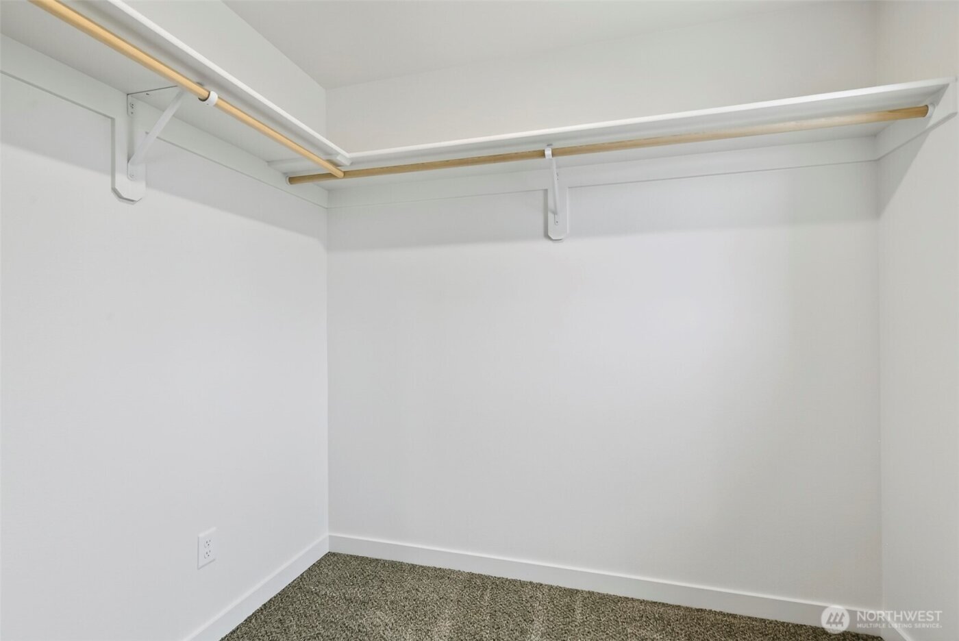 705 S 9th Avenue , Kelso, WA 98632