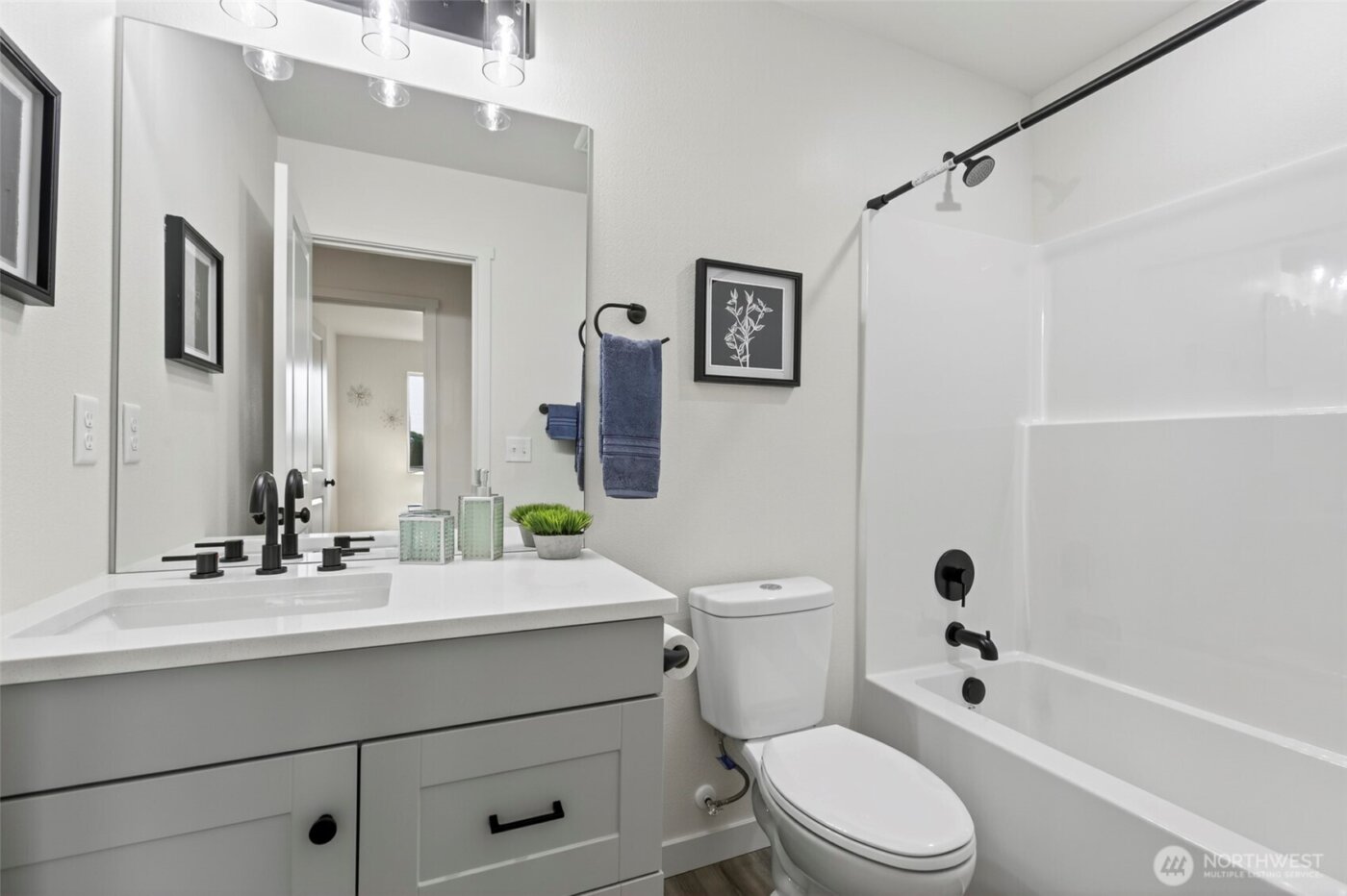 705 S 9th Avenue , Kelso, WA 98632