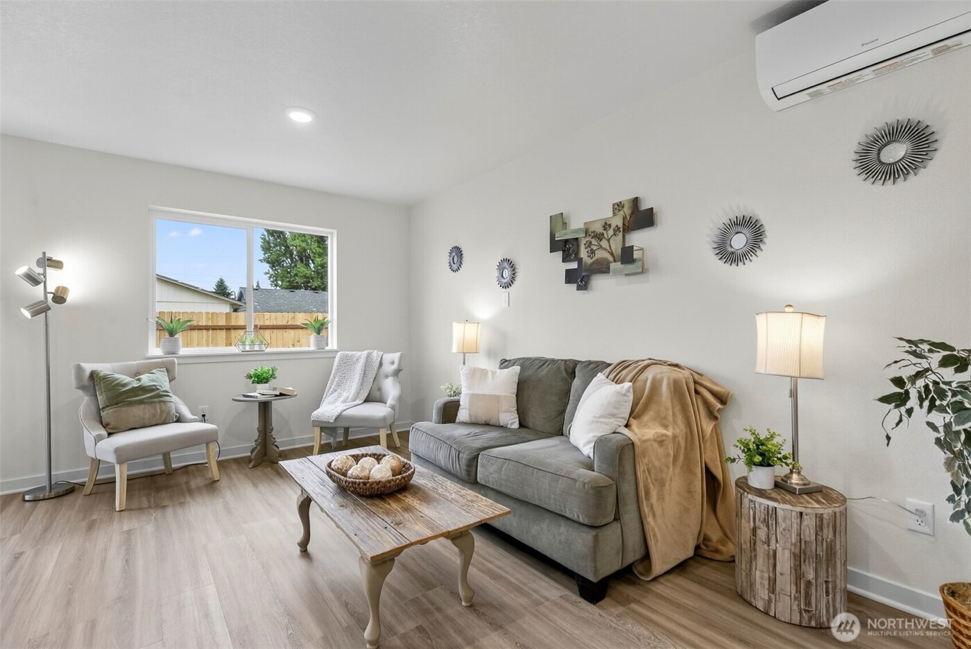 705 S 9th Avenue , Kelso, WA 98632