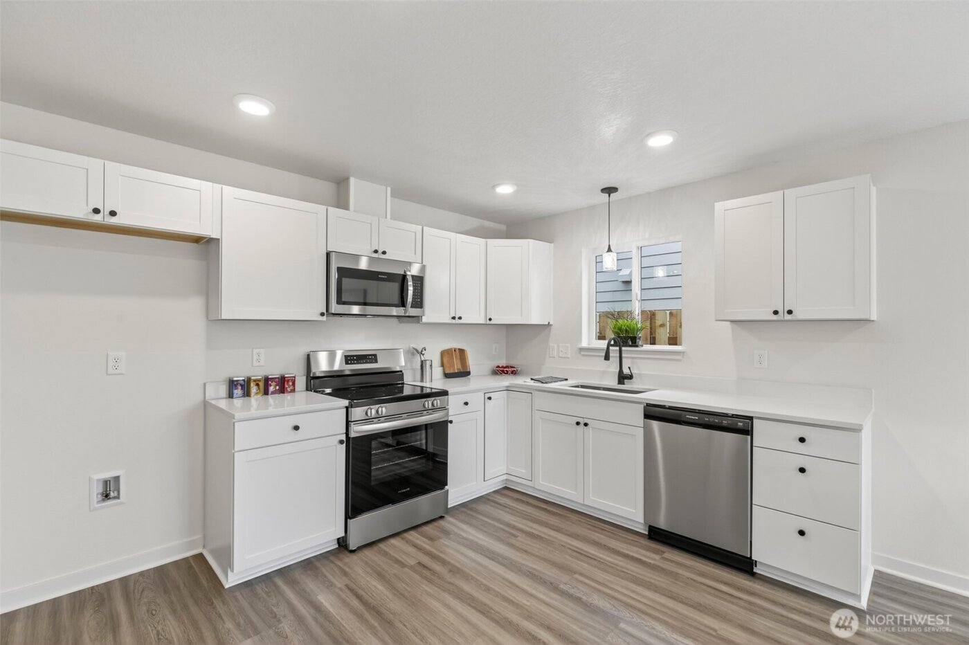 705 S 9th Avenue , Kelso, WA 98632