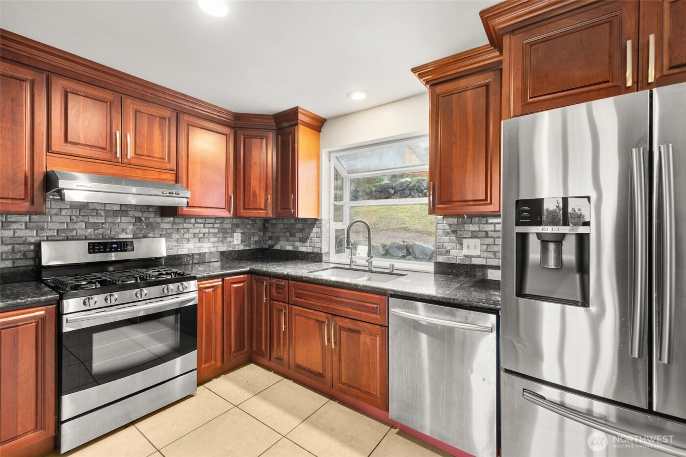 2702 Cedar Avenue S, Renton, WA 98055-5078