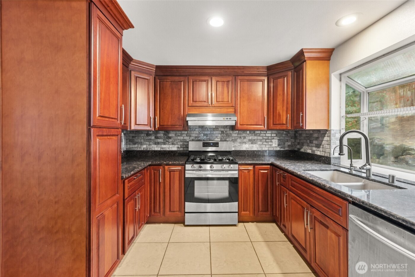 2702 Cedar Avenue S, Renton, WA 98055-5078