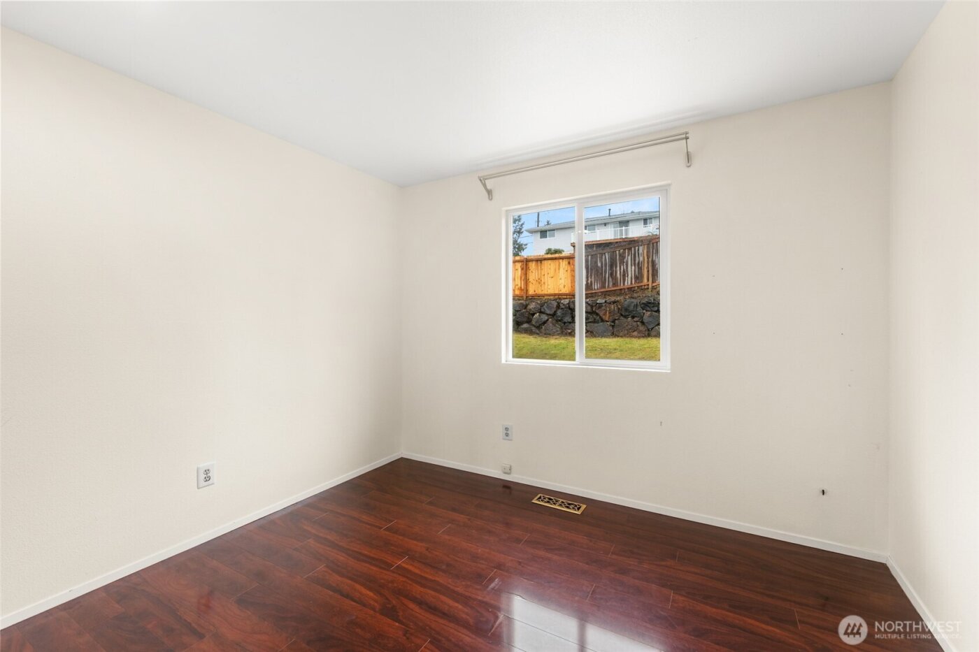 2702 Cedar Avenue S, Renton, WA 98055-5078