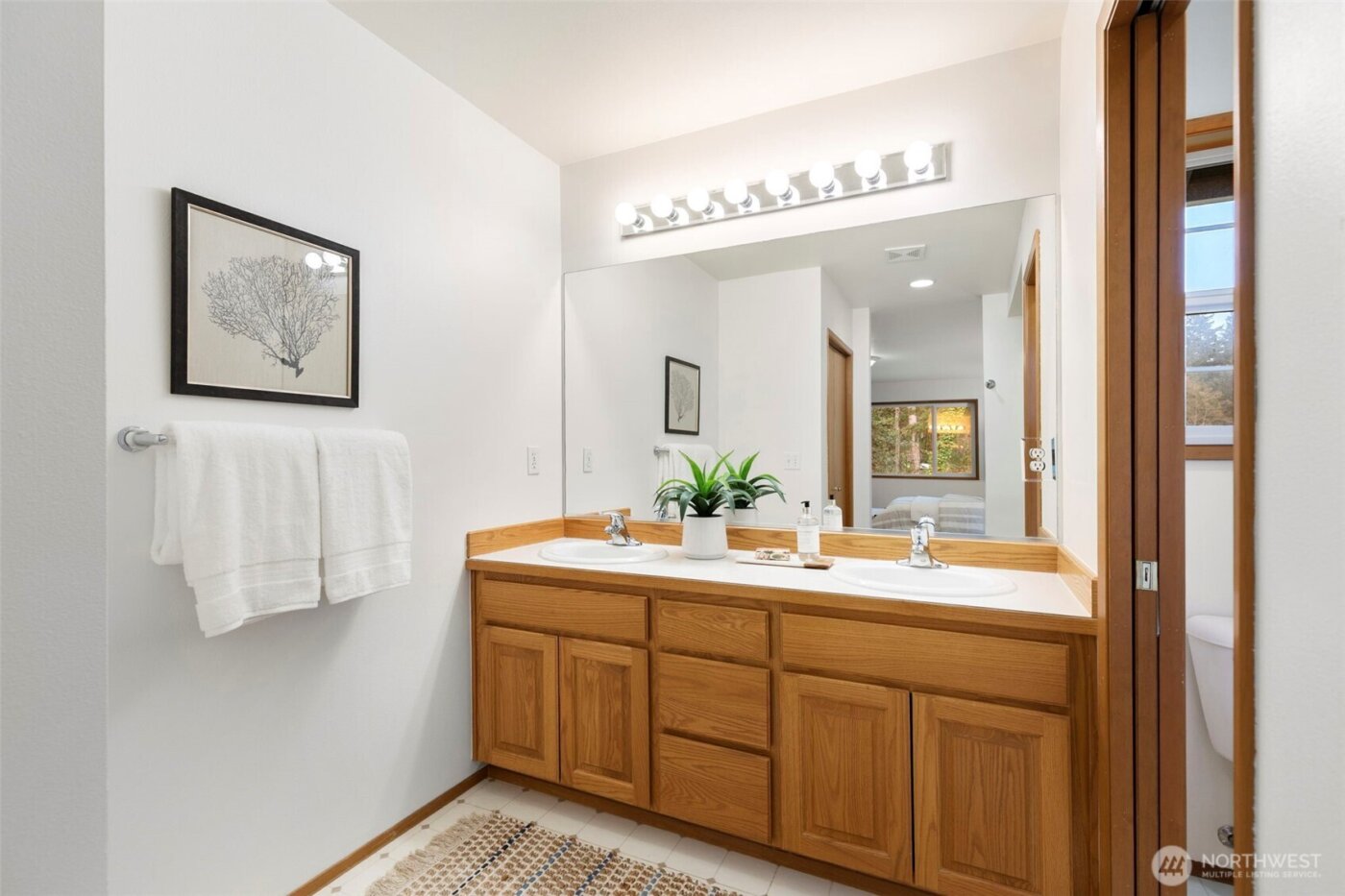 15375 Sunrise Drive NE, Bainbridge Island, WA 98110