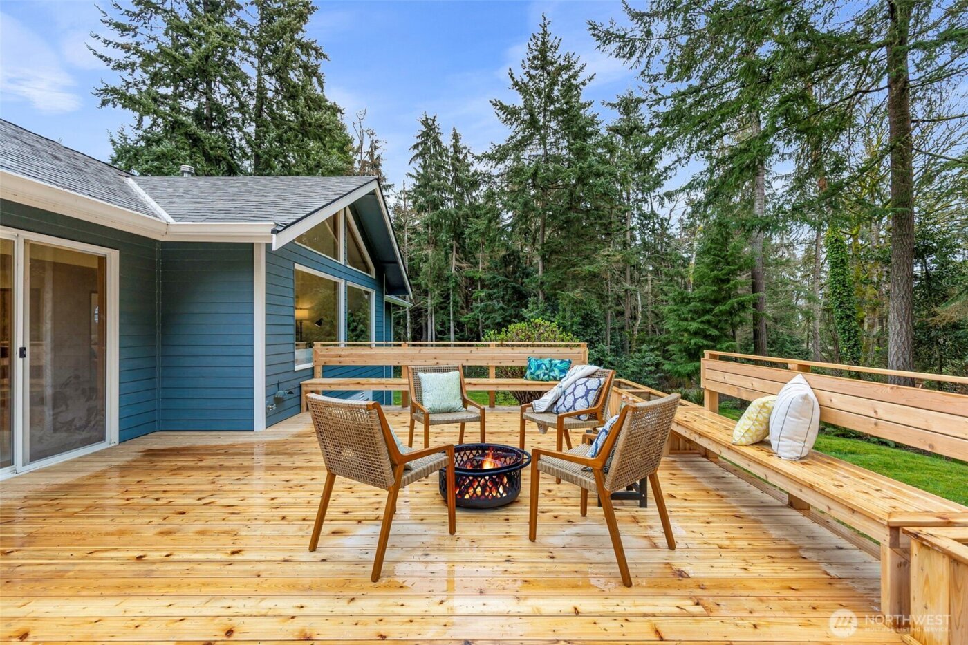 15375 Sunrise Drive NE, Bainbridge Island, WA 98110