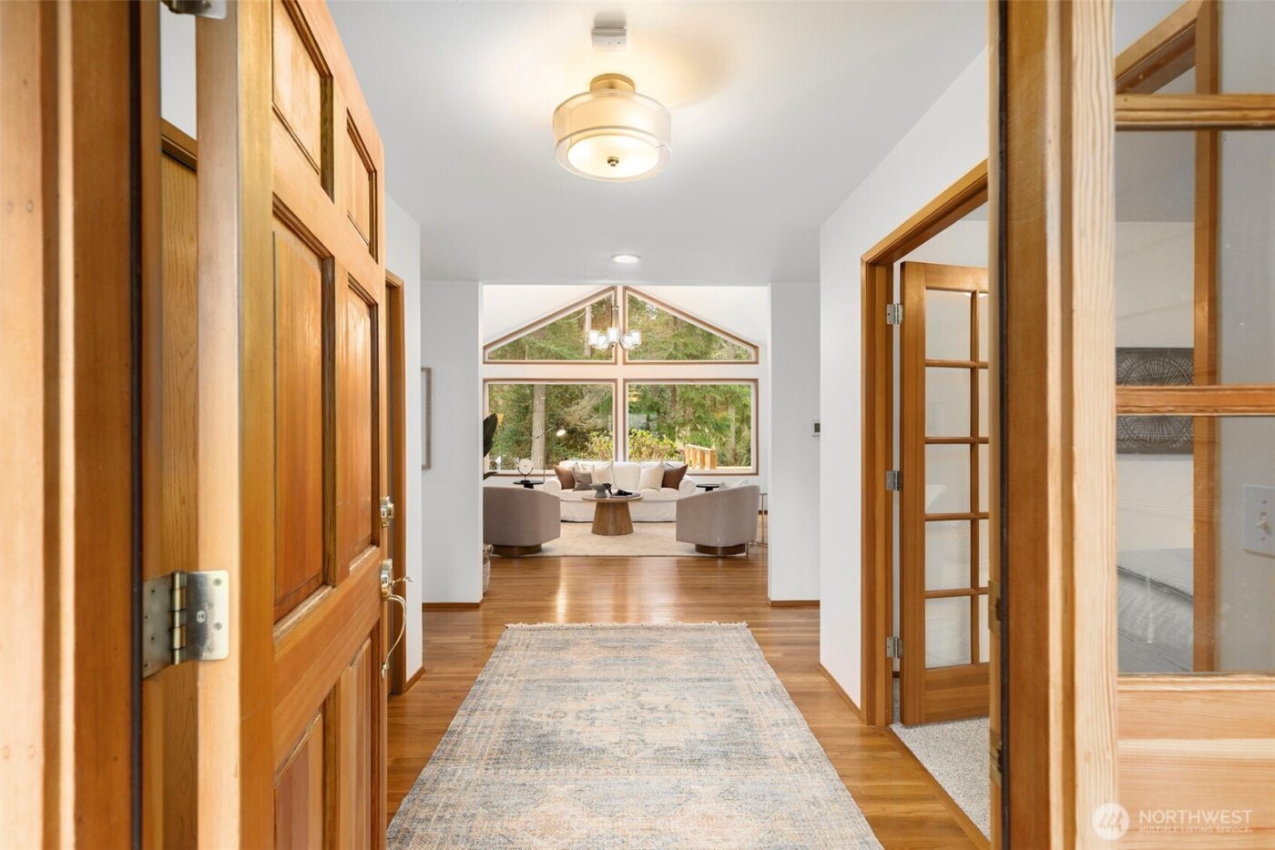 15375 Sunrise Drive NE, Bainbridge Island, WA 98110