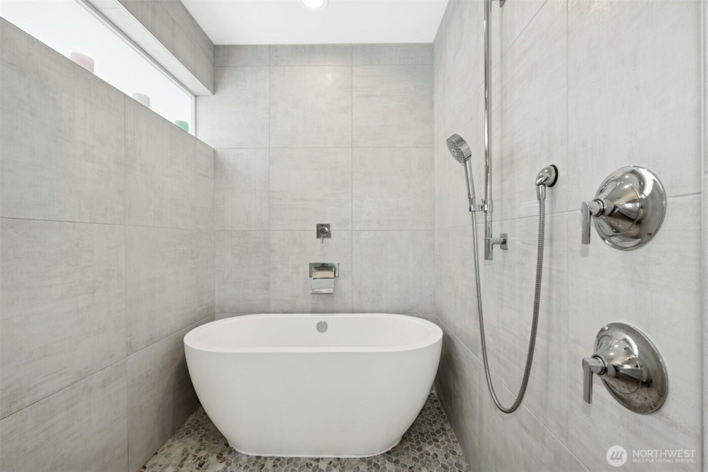 916 B 14th Avenue , Seattle, WA 98122