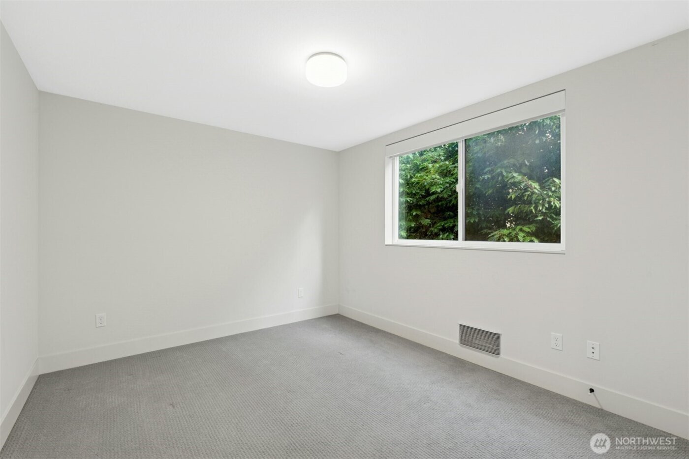 916 B 14th Avenue , Seattle, WA 98122