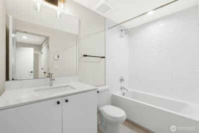 916 B 14th Avenue , Seattle, WA 98122 - Photo 26