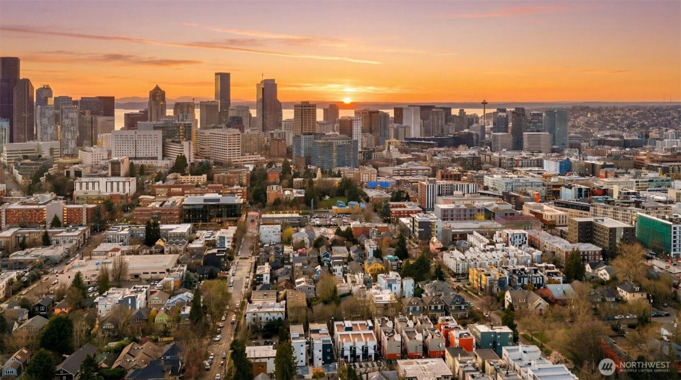 916 B 14th Avenue , Seattle, WA 98122