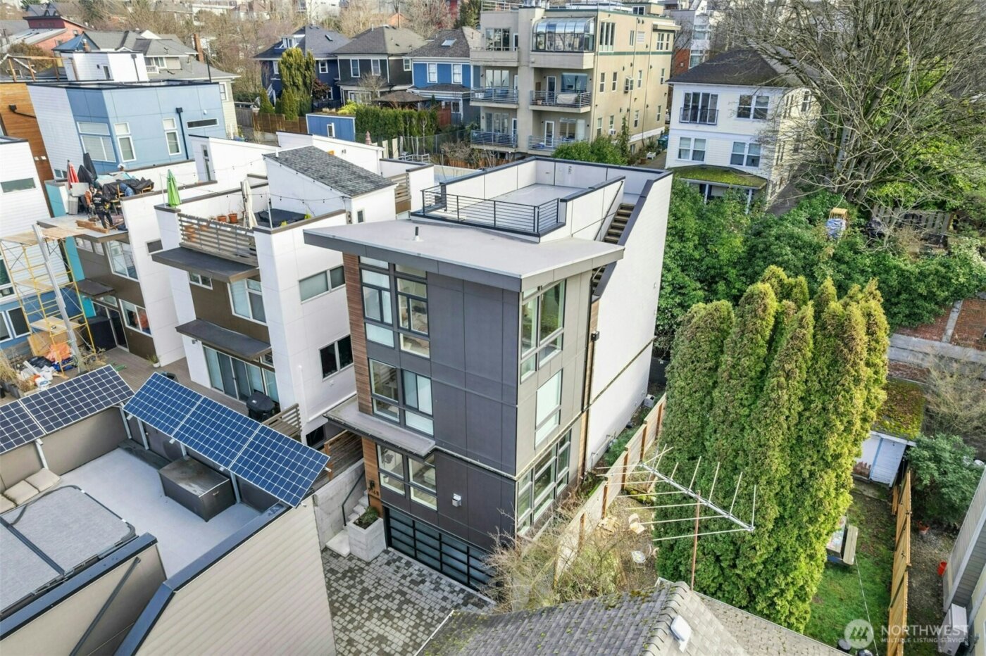 916 B 14th Avenue , Seattle, WA 98122