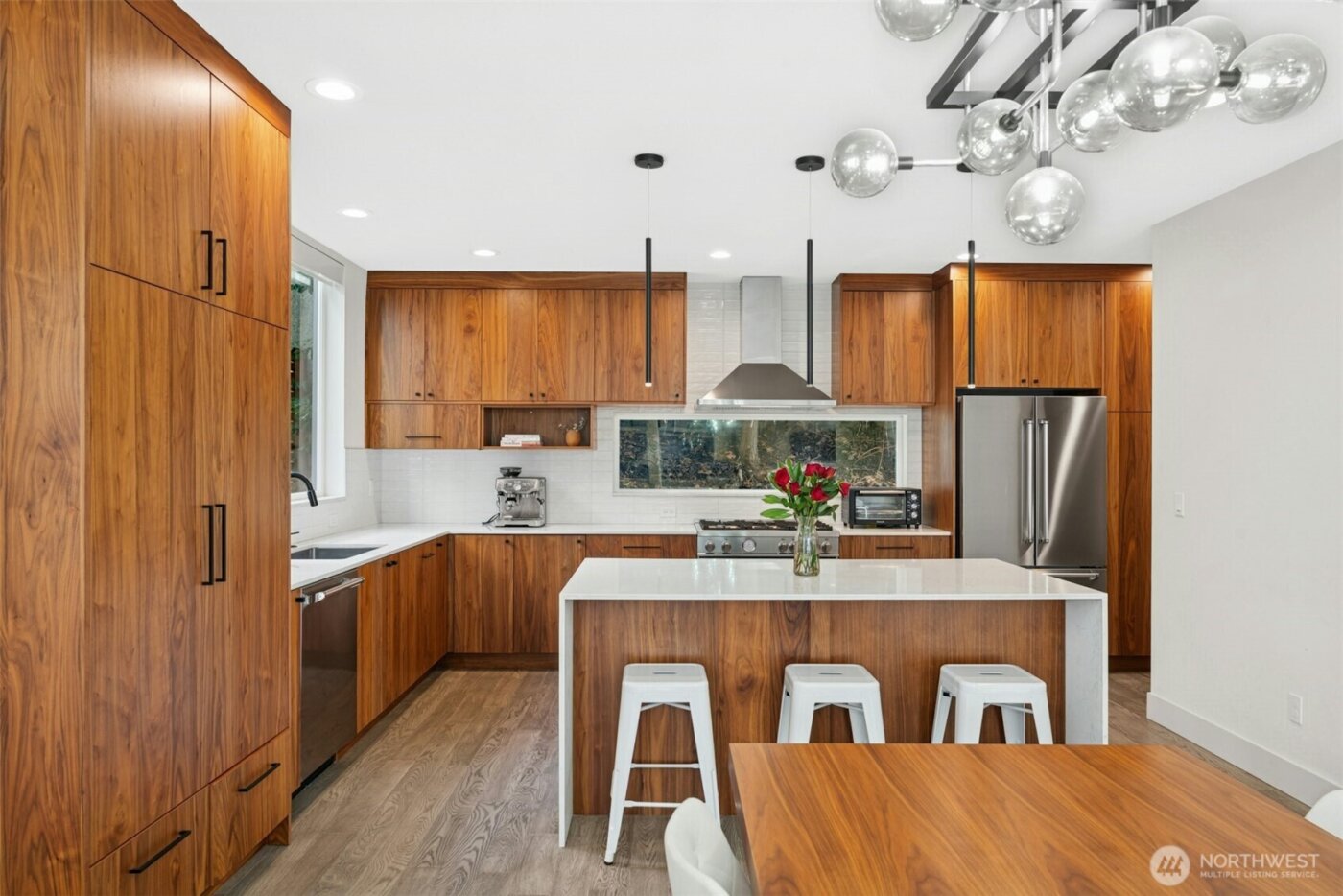 916 B 14th Avenue , Seattle, WA 98122