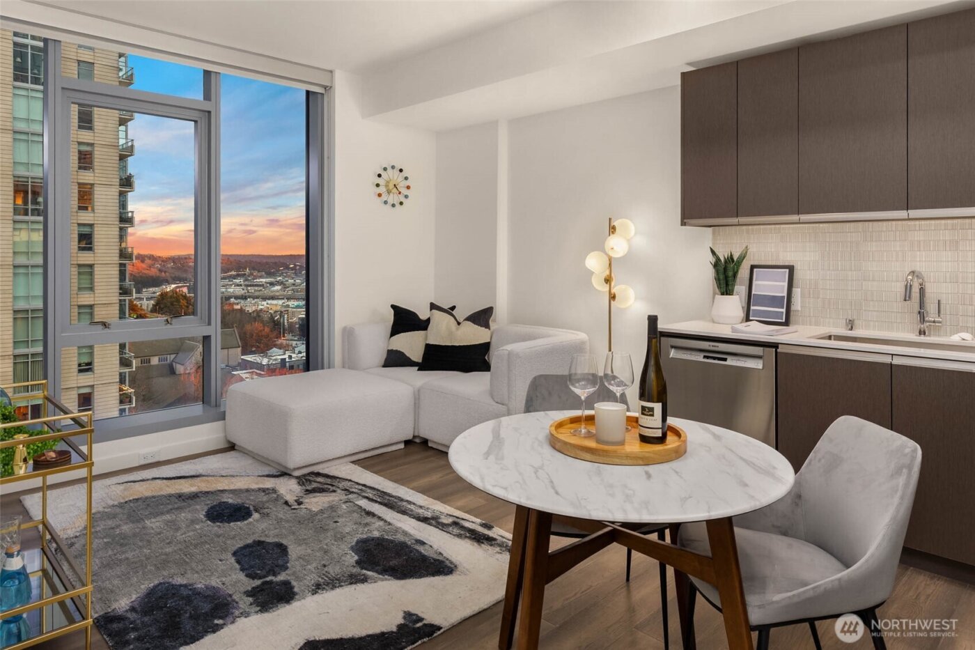 800 Columbia Street #1807, Seattle, WA 98104