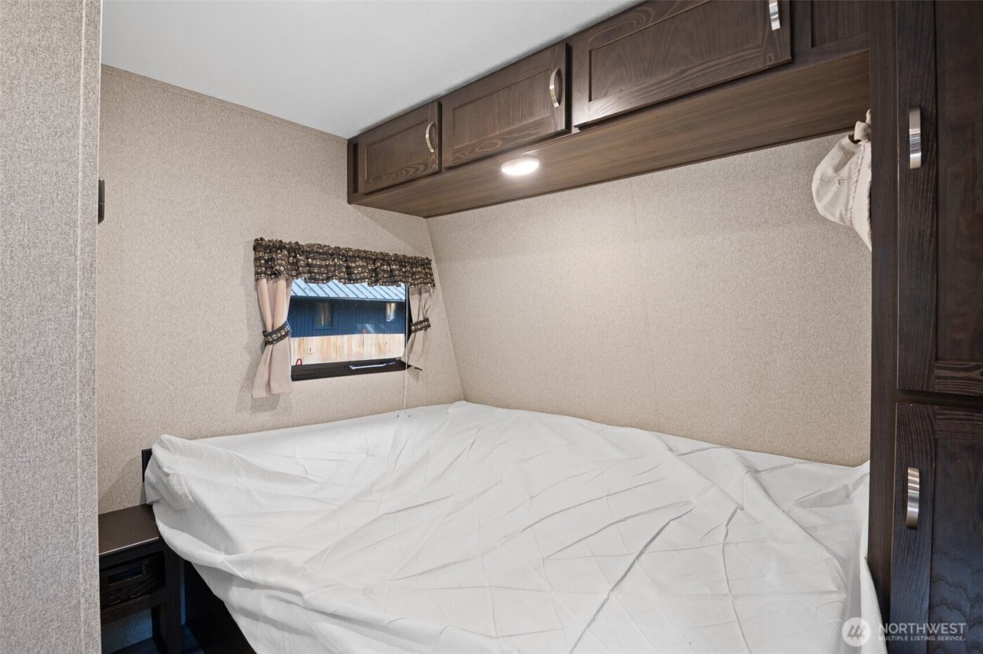 31 N Brook Lane , Hoodsport, WA 98548