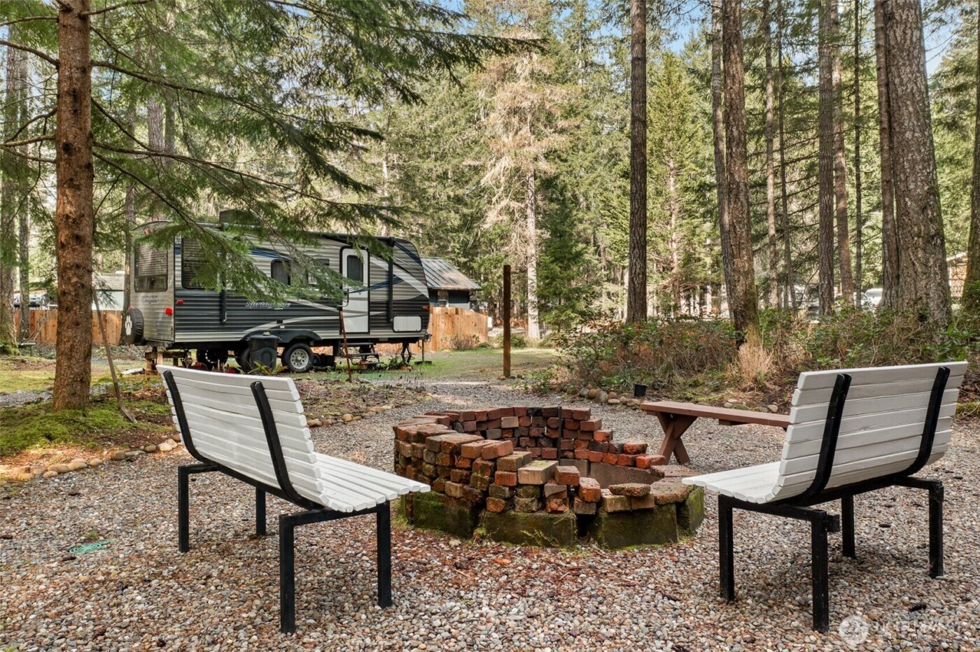 31 N Brook Lane , Hoodsport, WA 98548