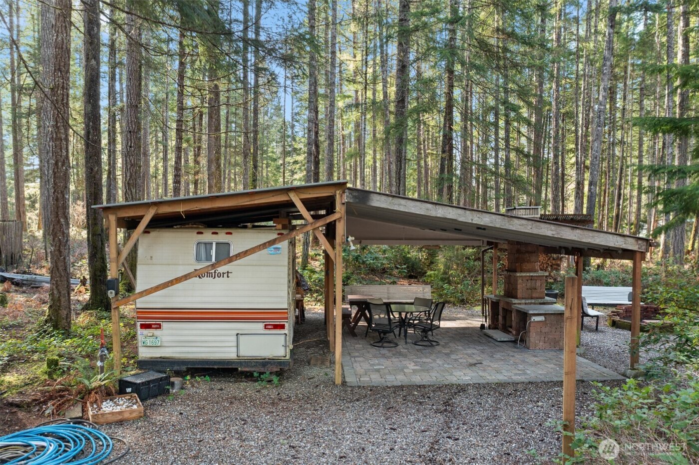 31 N Brook Lane , Hoodsport, WA 98548