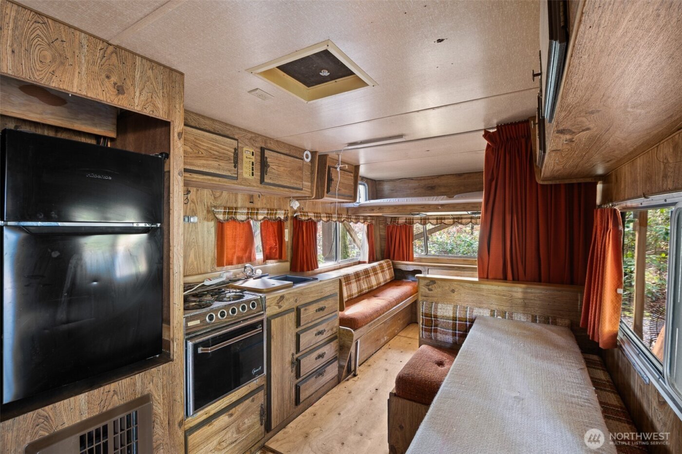 31 N Brook Lane , Hoodsport, WA 98548