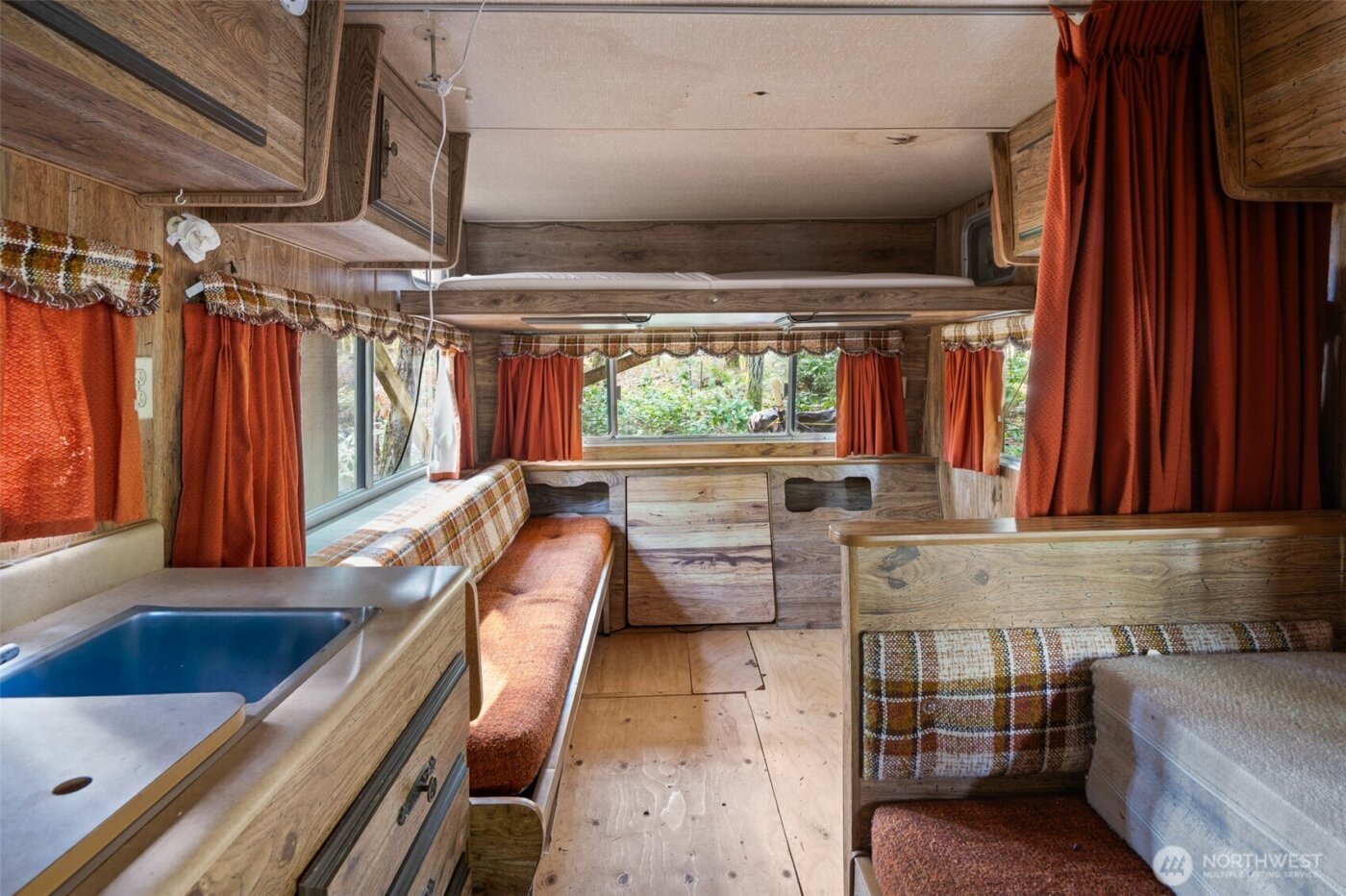 31 N Brook Lane , Hoodsport, WA 98548