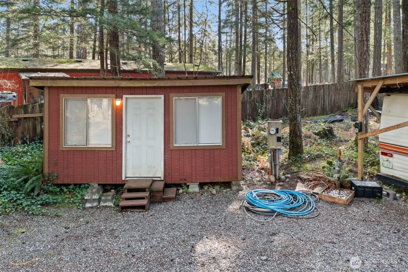 31 N Brook Lane , Hoodsport, WA 98548