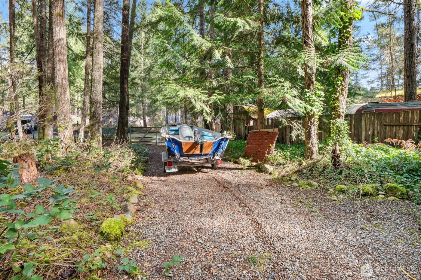 31 N Brook Lane , Hoodsport, WA 98548