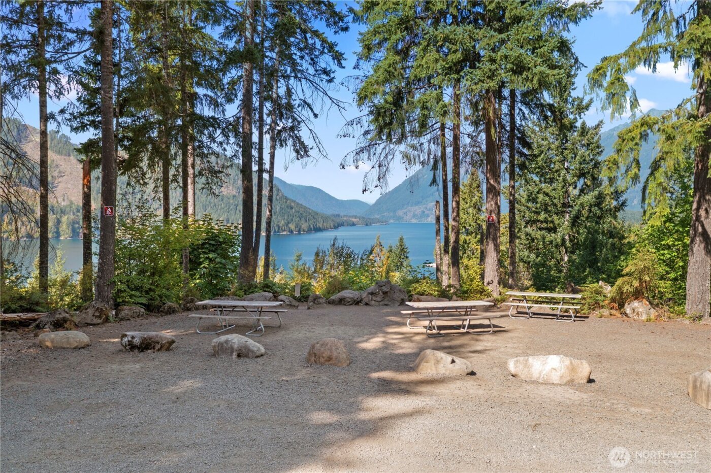 31 N Brook Lane , Hoodsport, WA 98548