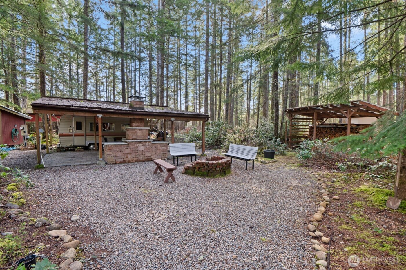 31 N Brook Lane , Hoodsport, WA 98548