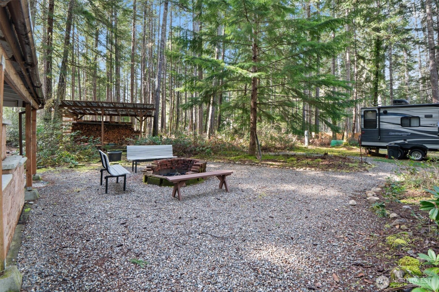 31 N Brook Lane , Hoodsport, WA 98548