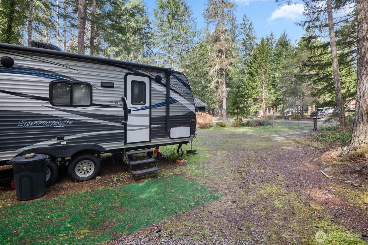 31 N Brook Lane , Hoodsport, WA 98548