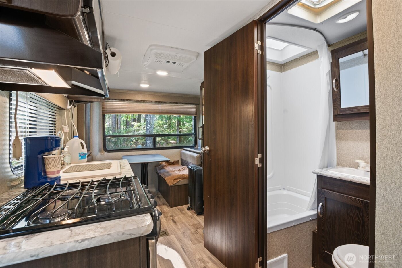 31 N Brook Lane , Hoodsport, WA 98548