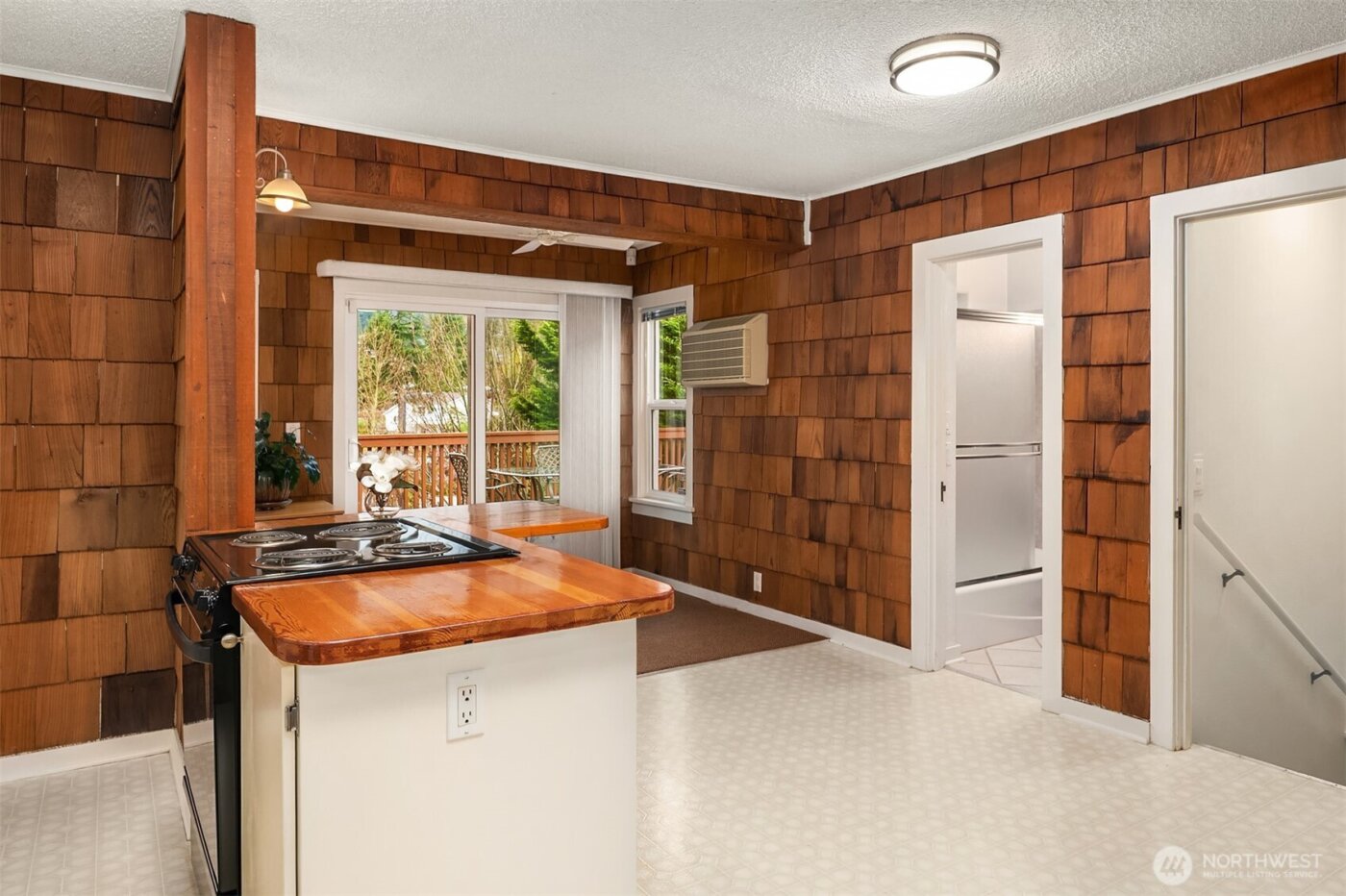 18023 62nd Avenue NE, Kenmore, WA 98028