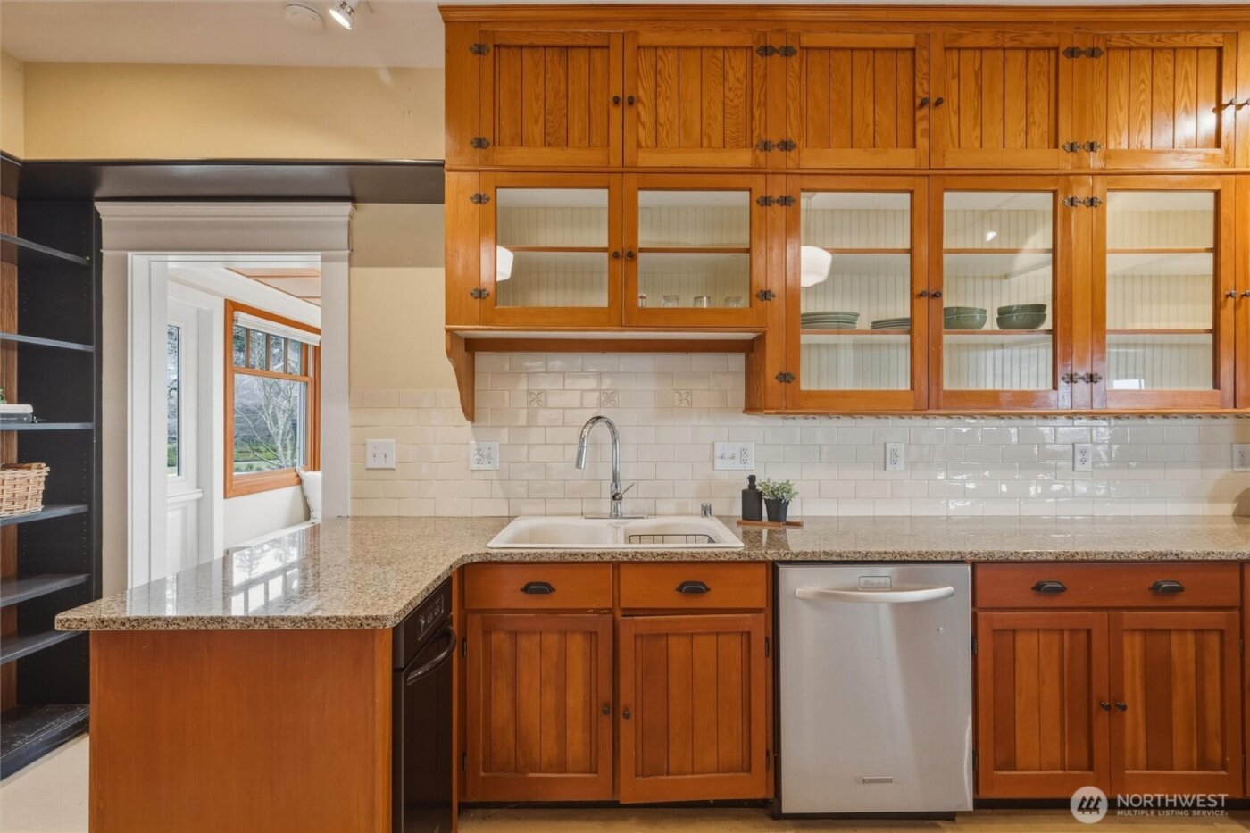 240 S Forest Street , Bellingham, WA 98225-5812