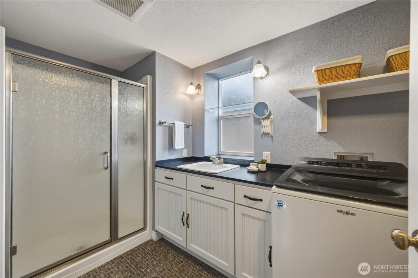 240 S Forest Street , Bellingham, WA 98225-5812