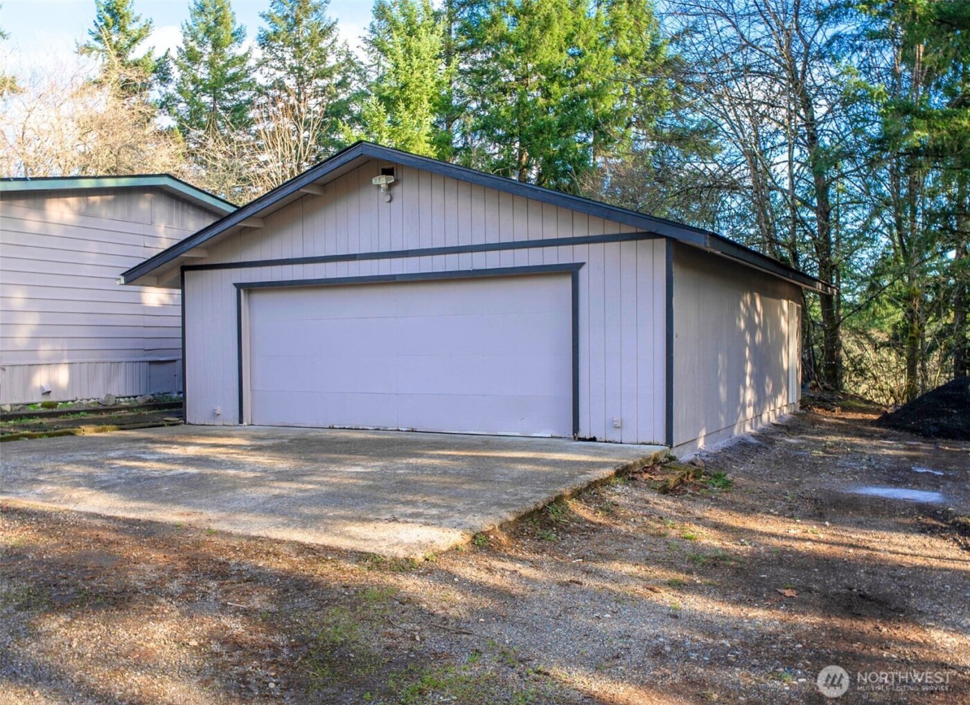 733 Tipsoo Loop S, Rainier, WA 98576